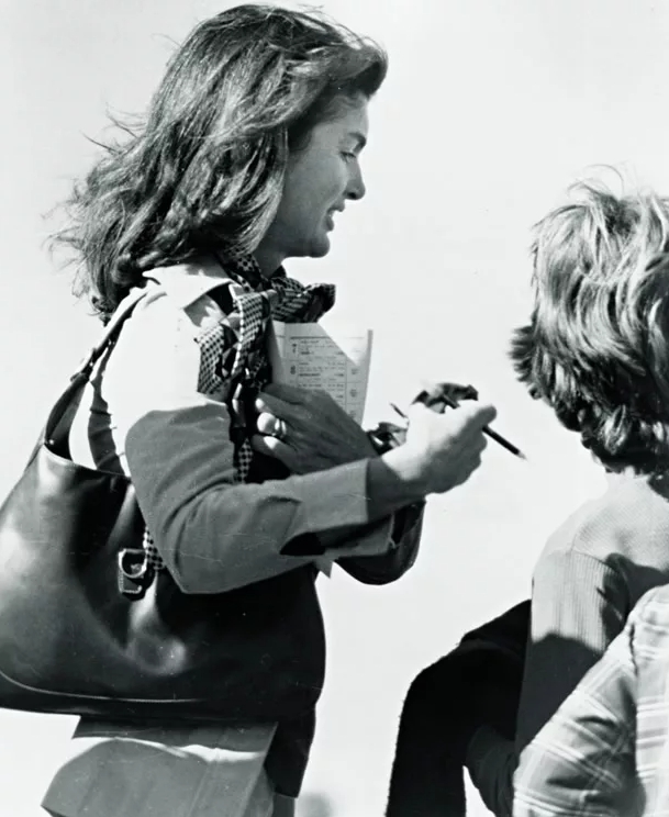 Жаклин Кеннеди с сумочкой Гуччи.