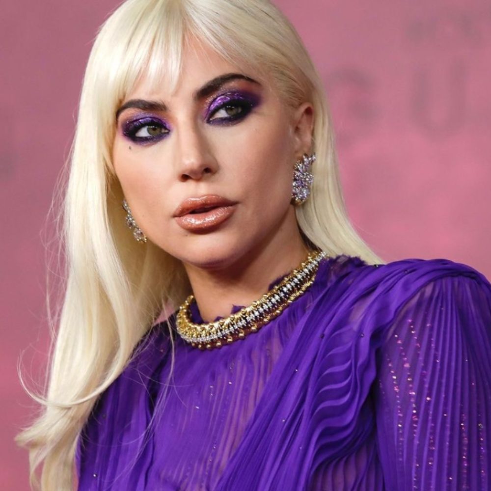 Леди Гага: гламурная звезда в неоновой обертке