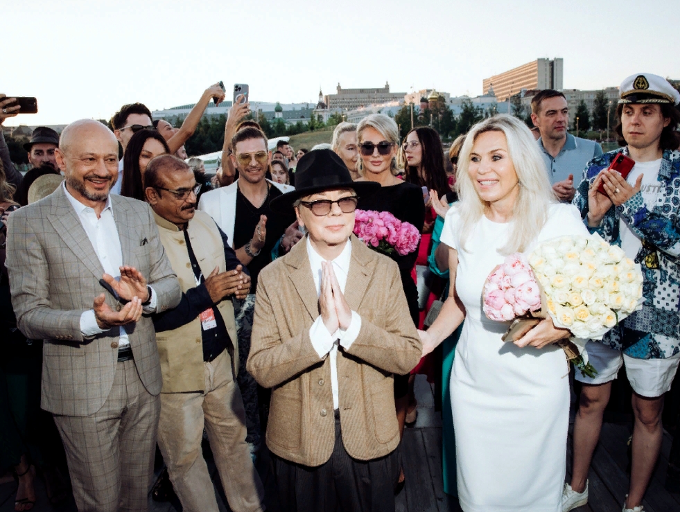 Валентин Юдашкин с женой. Московская неделя моды 2022 года