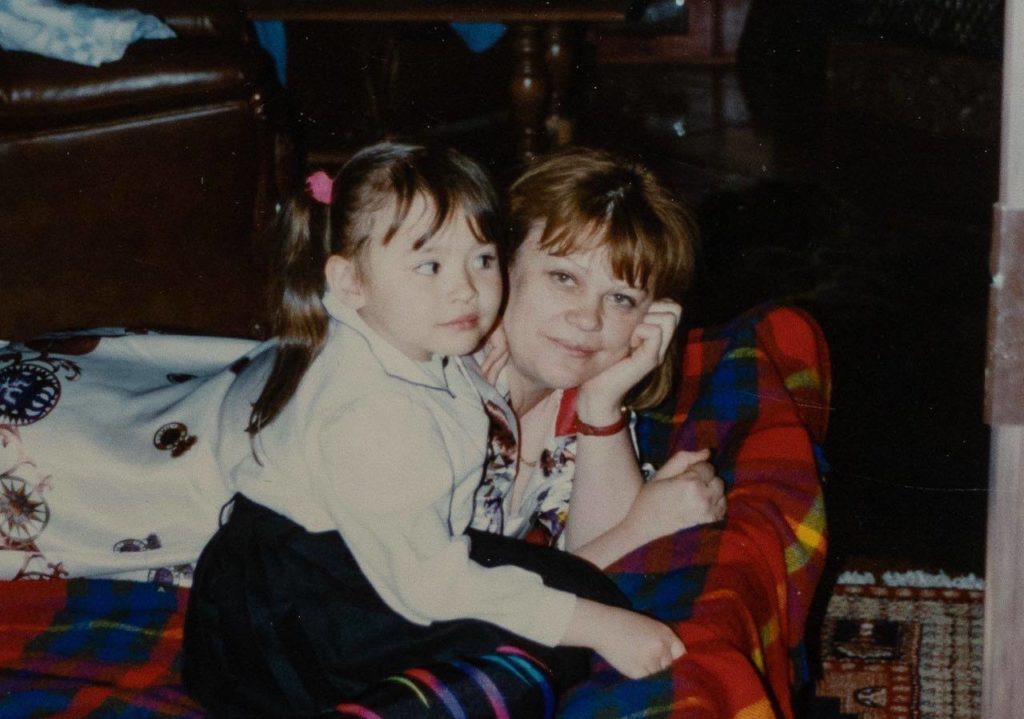 Ксения Шойгу в детстве с мамой